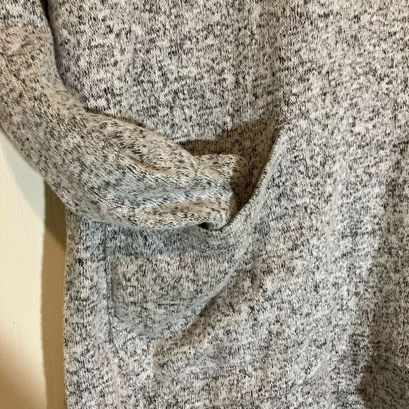 NWT, Rumi and Ryder sweatshirt, pullover, pockets, size large - Picture 5 of 5